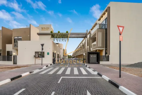 Dubai Investment Park, UAE의 임대용 타운하우스 침실 4개, 331제곱미터 번호 775128 - 사진 25