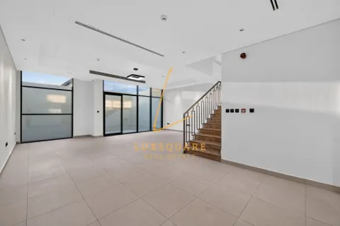 Dubai Investment Park, UAE의 임대용 타운하우스 침실 4개, 331제곱미터 번호 775128 - 사진 2