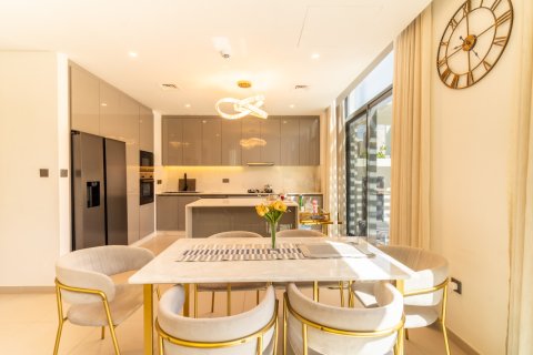 Dubai, BAE’de sıra ev 4 yatak odası, 246 m&sup2; No 769529