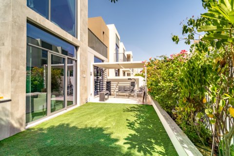 Dubai, BAE’de satılık sıra ev 4 yatak odası, 246 m² No 769529 - fotoğraf 15