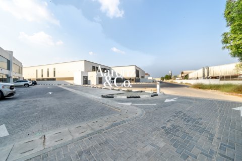 Tindahan sa Al Qusais, Dubai, UAE 78 sq.m. № 783071 - larawan 12