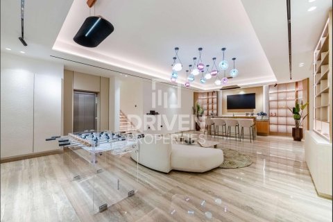 Vila di Jumeirah Golf Estates, Dubai, UAE 7 bilik tidur, 1832.61 meter persegi № 773876 - foto 4