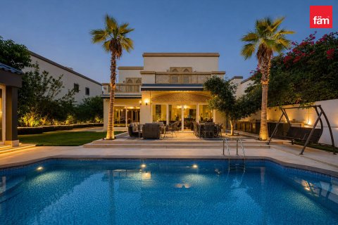 Villa a Dubai, EAU 4 camere da letto, 742.9 mq. № 769367