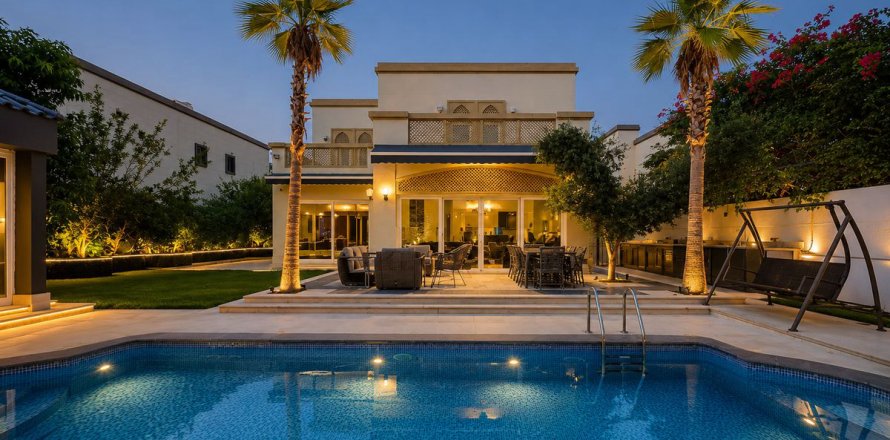 Villa a Dubai, EAU 4 camere da letto, 742.9 mq. № 769367