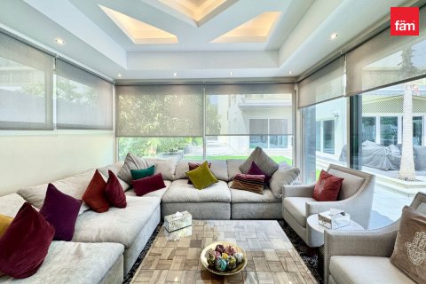 Villa in vendita a Dubai, EAU 4 camere da letto, 742.9 mq. № 769367 - foto 2
