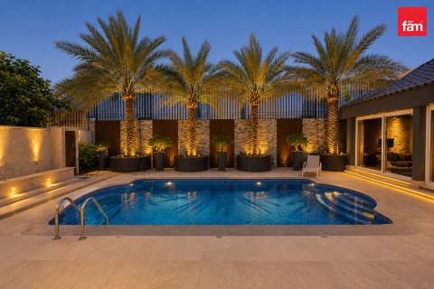 Villa in vendita a Dubai, EAU 4 camere da letto, 742.9 mq. № 769367 - foto 18