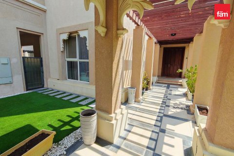 Villa en venta en Dubai, EAU 5 dormitorios, 531.5 m2 № 769870 - foto 2