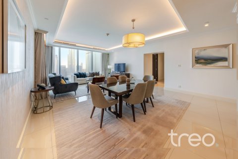 Apartman u Burj Khalifa, Dubai, UAE 3 spavaćih soba, 202.71 m2 Br. 778389 - fotografija 4