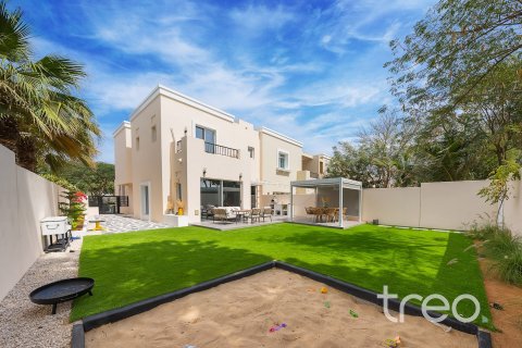 Villa itt: Arabian Ranches, Dubai, EAE, 4 hálószoba, 224.64 m², azonosító: 758793