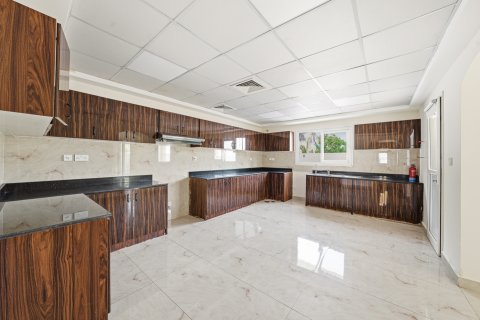 Villa sa Meadows, Dubai, UAE 4 silid-tulugan, 385.34 sq.m. № 750876 - larawan 3