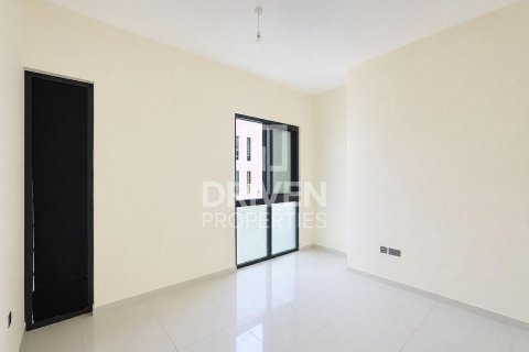 Radový dom v Dubai, SAE 5 spální, 174.84 m2 č. 778782 - Fotografia 9