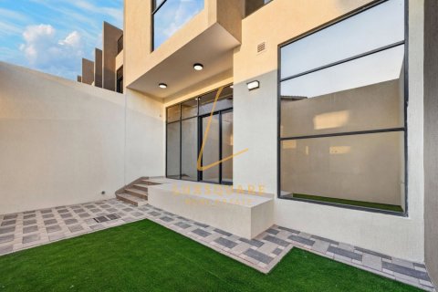 Maison de ville à louer à Dubai Investment Park, Dubai, EAU 3 chambres, 288 m2 № 769739 - photo 17