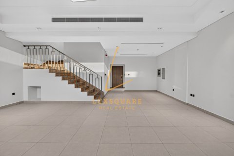 Maison de ville à louer à Dubai Investment Park, Dubai, EAU 3 chambres, 288 m2 № 769739 - photo 2