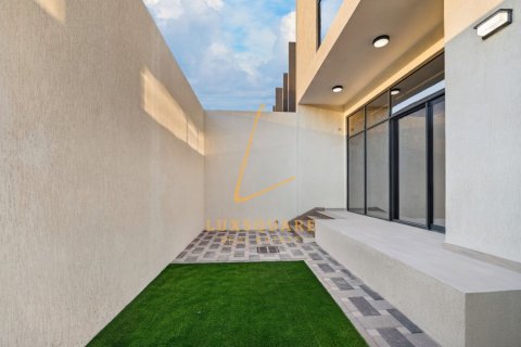 Maison de ville à louer à Dubai Investment Park, Dubai, EAU 3 chambres, 288 m2 № 769739 - photo 19