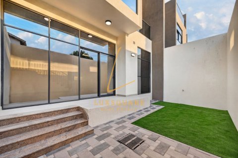 Maison de ville à louer à Dubai Investment Park, Dubai, EAU 3 chambres, 288 m2 № 769739 - photo 18