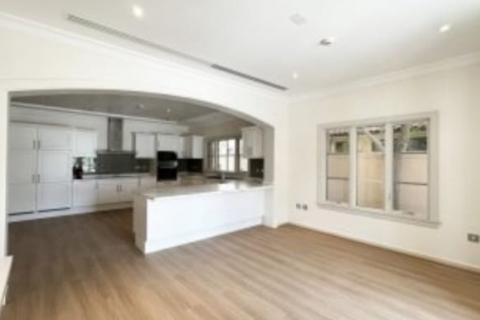 Villa à Jumeirah Golf Estates, Dubai, EAU: 5 chambres, 524 m2 № 275435