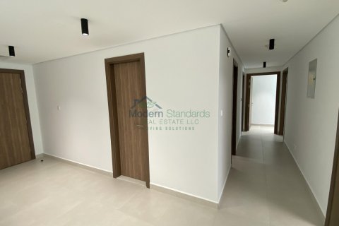 Appartement te huur in Sheikh Zayed Road, Dubai, VAE 2 slaapkamers, 1458 vr.m., nr 295920 - foto 8
