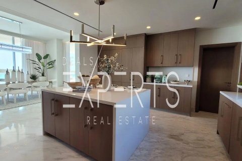 Vilë në Abu Dhabi, Emiratet e Bashkuara Arabe 6 dhoma gjumi, 830.7 m2. № 722304 - Foto 12