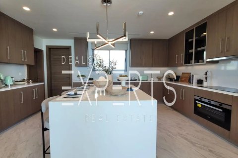 Vilë në Abu Dhabi, Emiratet e Bashkuara Arabe 6 dhoma gjumi, 830.7 m2. № 722304 - Foto 11