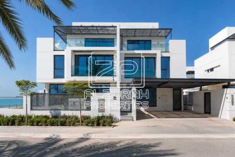 Villa in Sharjah Waterfront City, Sharjah, VAE: 4 Schlafzimmer, 242 m2 Nr. 739157
