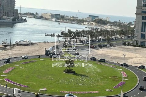 Lägenhet till försäljning i Al Khan, Sharjah, UAE 2 sovrum, 188.4 kvm Nr. 703166 - fotografi 2