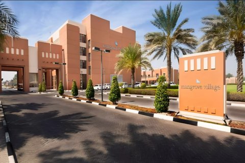 Villa in Abu Dhabi, UAE 5 bedrooms, 451.23 sq.m. № 739154