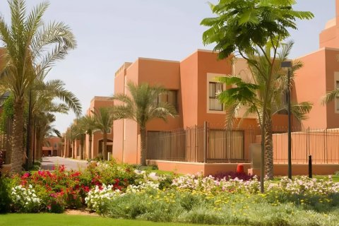 Villa zum Verkauf in Abu Dhabi, VAE 5 Schlafzimmer, 451.23 m2 Nr. 739154 - Foto 2