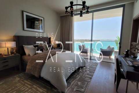 Vilë në Abu Dhabi, Emiratet e Bashkuara Arabe 6 dhoma gjumi, 830.7 m2. № 722304 - Foto 19