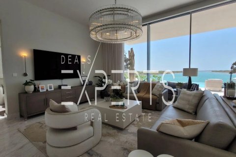 Vilë në Abu Dhabi, Emiratet e Bashkuara Arabe 6 dhoma gjumi, 830.7 m2. № 722304 - Foto 5