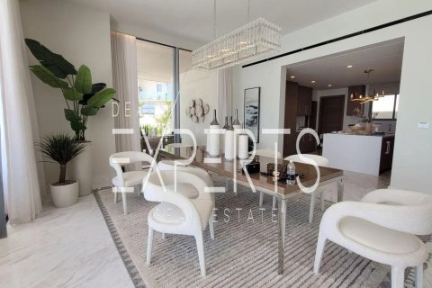 Vilë në Abu Dhabi, Emiratet e Bashkuara Arabe 6 dhoma gjumi, 830.7 m2. № 722304 - Foto 9