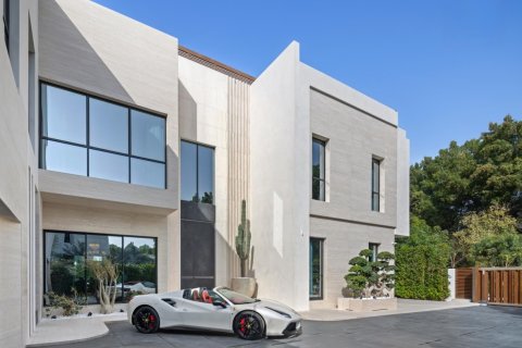 Duplex in Dubai, UAE 6 bedrooms, 929 sq.m. № 703168 - photo 19