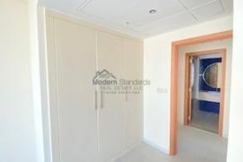 Appartement te huur in Sheikh Zayed Road, Dubai, VAE 2 slaapkamers, 1128 vr.m., nr 294466 - foto 4
