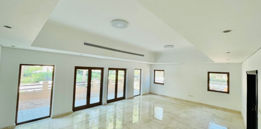 Villa i Al Furjan, Dubai, Emiratene 5 soverom, 70 kvm nr. 292909