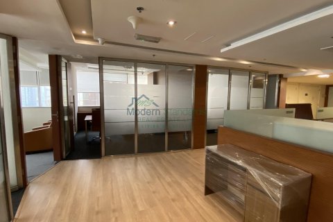 Office in Sheikh Zayed Road, Dubai, UAE 4000 sq.m. № 294473 - photo 4