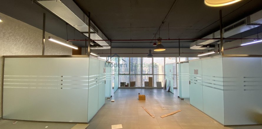 Zyrë në Business Bay, Dubai, Emiratet e Bashkuara Arabe 1562 m2. № 295888