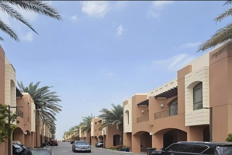 Villa zum Verkauf in Abu Dhabi, VAE 5 Schlafzimmer, 451.23 m2 Nr. 739154 - Foto 5