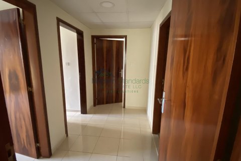 Пәтер Sheikh Zayed Road, Дубай, БАӘ-да 3 жатын бөлмелер, 2000 м² № 294987