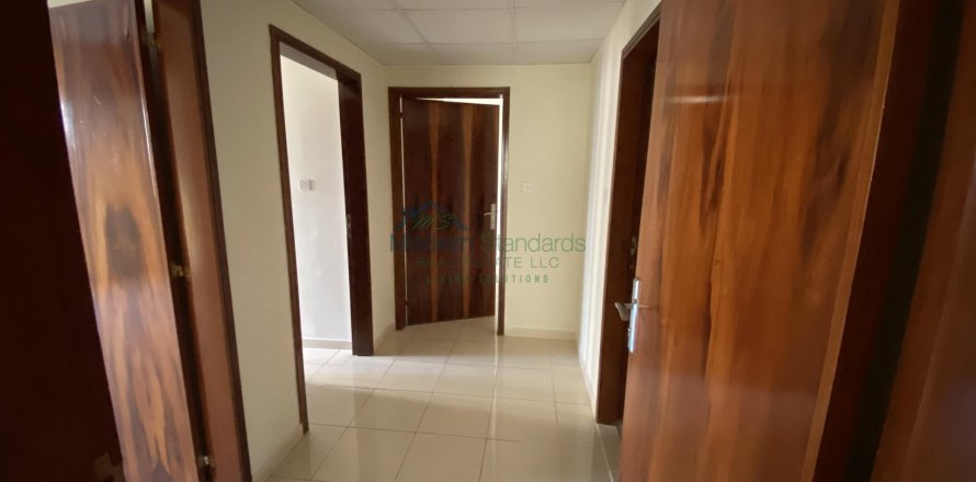 Пәтер Sheikh Zayed Road, Дубай, БАӘ-да 3 жатын бөлмелер, 2000 м² № 294987
