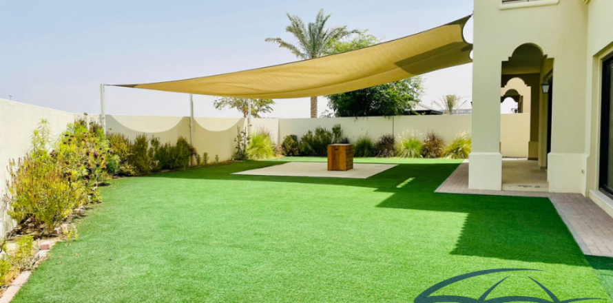 Vila u gradu Arabian Ranches 2, Dubai, UAE 5 spavaće sobe, 692 m2 Br. 270732