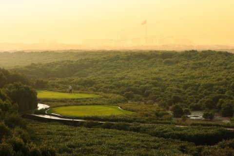 Vilë në Al Zorah, Ajman, Emiratet e Bashkuara Arabe 6 dhoma gjumi, 372 m2. № 650481 - Foto 20