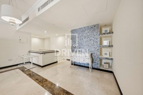 Dupleks di Jumeirah Beach Residence, Dubai, UAE 4 bilik tidur, 389.36 meter persegi № 767168 - foto 18