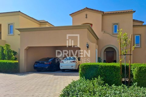Villa à Dubai Land, Dubai, EAU: 4 chambres, 400.04 m2 № 762264