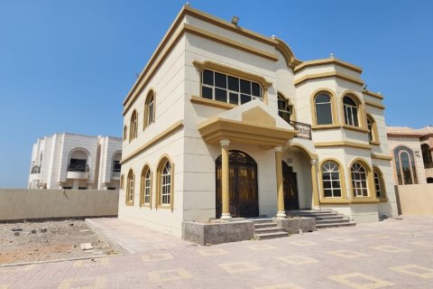 Ras Al Khaimah、UAE にあるヴィラ販売中 6ベッドルーム、929 m2、No735074 - 写真 1