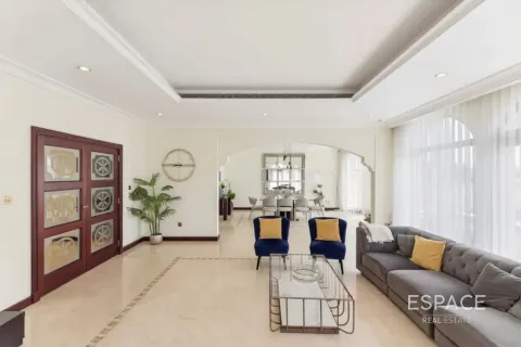 Vila di Palm Jumeirah, Dubai, UEA 5 kamar tidur, 496 m2 nomor 738278 - foto 11