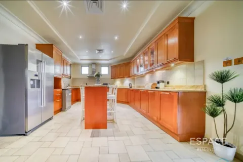 Vila di Palm Jumeirah, Dubai, UEA 5 kamar tidur, 496 m2 nomor 738278 - foto 3