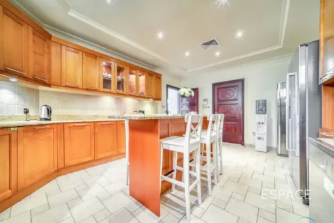 Vila di Palm Jumeirah, Dubai, UEA 5 kamar tidur, 496 m2 nomor 738278 - foto 4