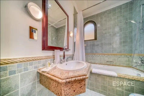 Vila di Palm Jumeirah, Dubai, UEA 5 kamar tidur, 496 m2 nomor 738278 - foto 15