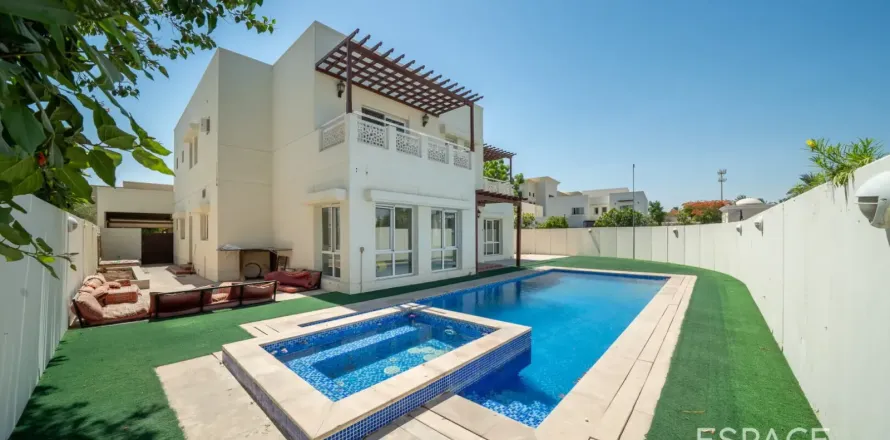 Villa Meadows, Dubaijā, AAE 6 istabas, 457 m2 Nr. 738277