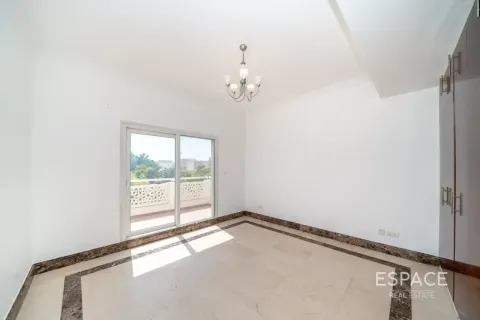 Villa Meadows, Dubaijā, AAE 6 istabas, 457 m2 Nr. 738277 - attēls 14