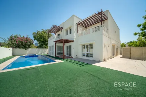 Villa Meadows, Dubaijā, AAE 6 istabas, 457 m2 Nr. 738277 - attēls 15